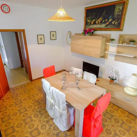 Locazione Turistica Giardino Apartment Casa Arletta